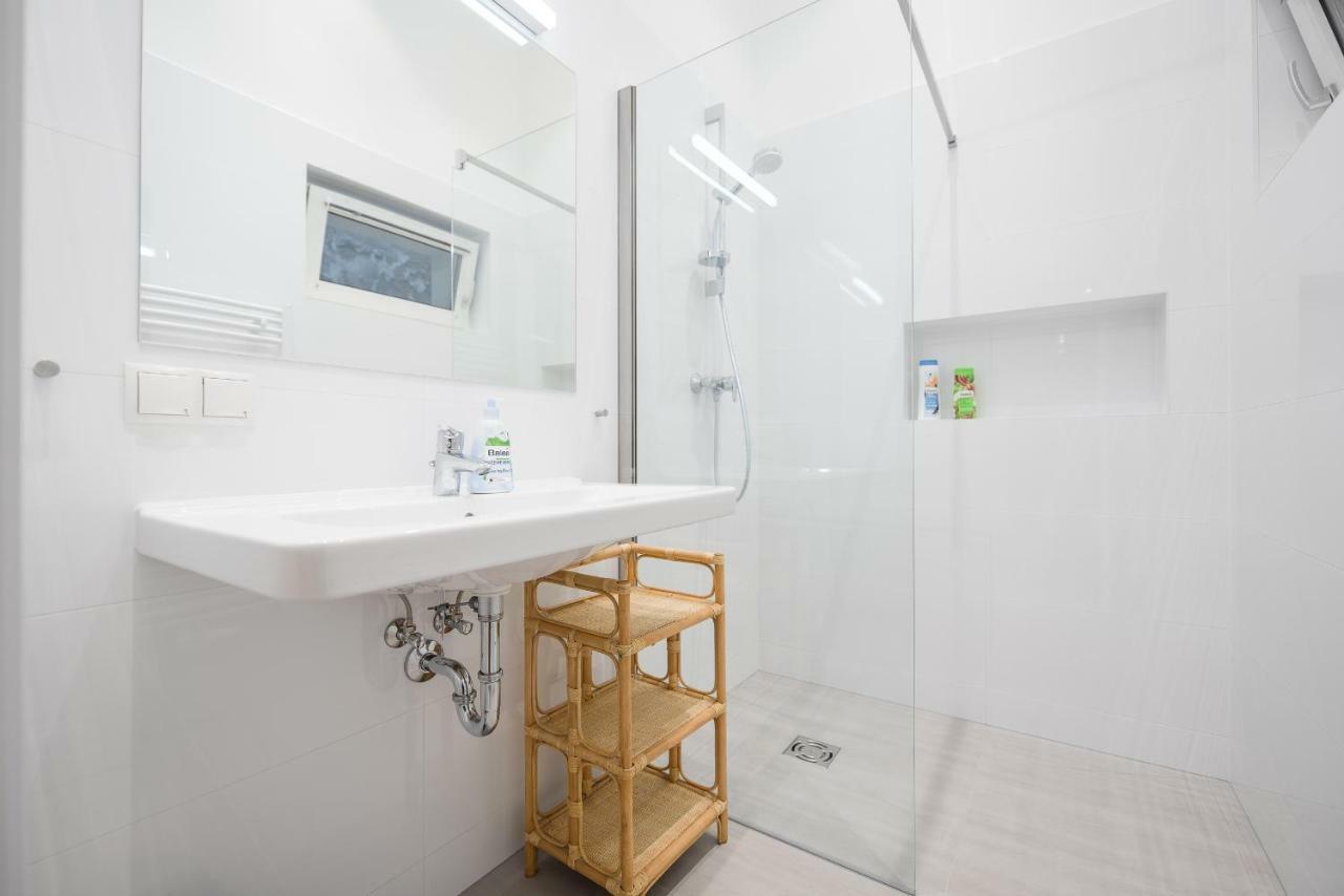 Grand Soho II Apartment Відень Екстер'єр фото