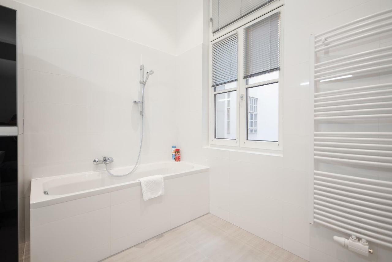 Grand Soho II Apartment Відень Екстер'єр фото
