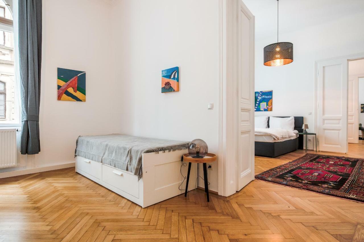 Grand Soho II Apartment Відень Екстер'єр фото