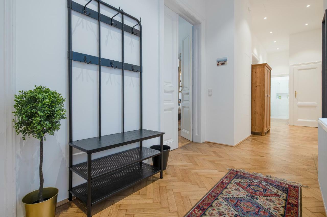 Grand Soho II Apartment Відень Екстер'єр фото