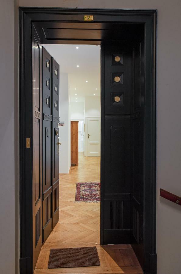 Grand Soho II Apartment Відень Екстер'єр фото